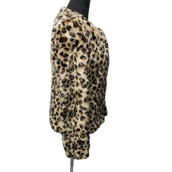Red Snap Leopard Jacket Furry Hook and Eye Closure - Picture 2 of 7